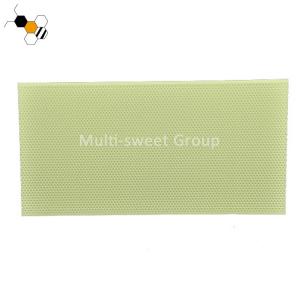 China Green 42.5*21.2cm Food Grade Plastic Bee Foundation Sheets factory