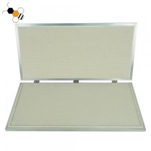 China 4.7mm Cell Silicone Beeswax Foundation Embossing Machine Aging Resistance factory