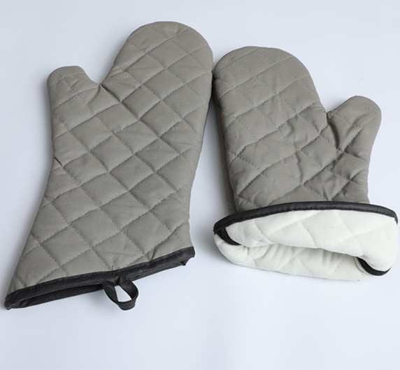 China Quilted Terry Cloth Lining Heat Resistant Kitchen Gloves Flame Retardant Coating factory
