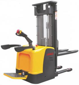 Narrow Aisle Warehouse Electric Stacker Truck , Ride On Pallet Stacker 2.5m - 5.6m Lift Height