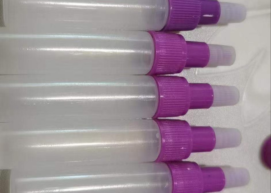 China PET Cylindrical Plastic Reagent Bottle 5ml Mini Plastic Spray Bottle factory