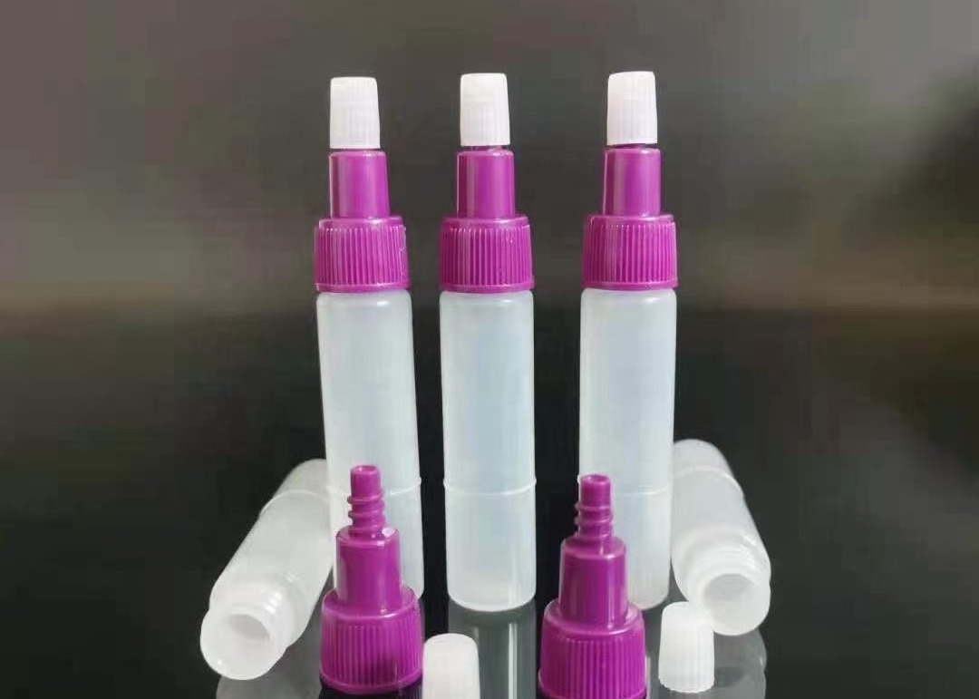 China PET Cylindrical Plastic Reagent Bottle 5ml Mini Plastic Spray Bottle factory