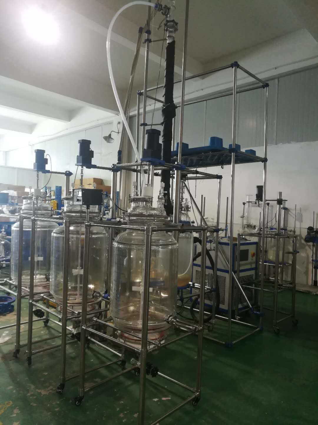 China Double Glass Reactor for hemp/Chemical Laboratory Medicine Research and Development Double-Layer Jacketed Glass Reactor factory