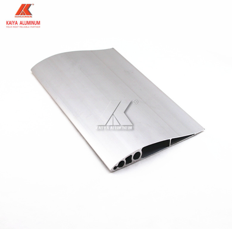 China Sunshade Oval Louvre Blade Alloy Extrusion Profiles Aluminium Louvre For Windows factory