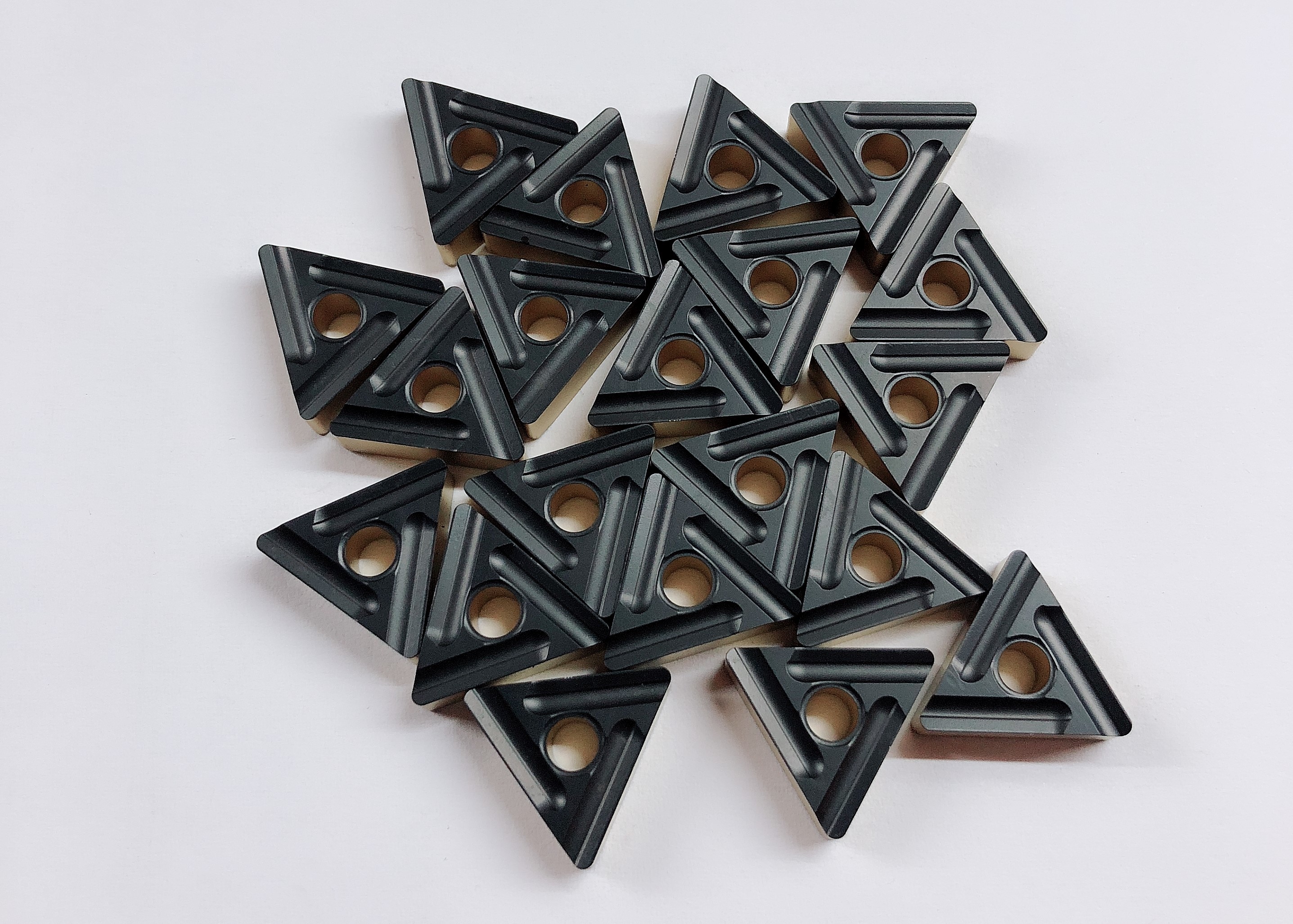 China Ultra Thick Coated Carbide Cutting Inserts For Cast Irons Surface Processing factory