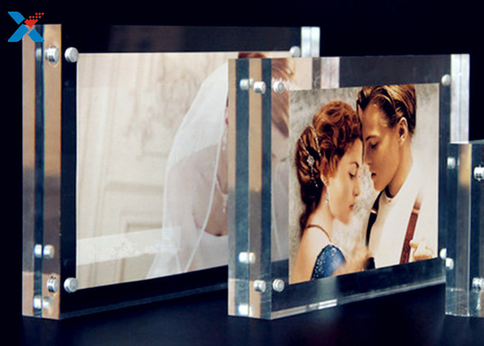 China 5*7'' Magnetic Acrylic Photo Frame Silk Screen Printing With Single / Double Sided factory