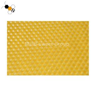 China Yellow Color OEM Beeswax Foundation Sheets With Hexagonal Cells factory
