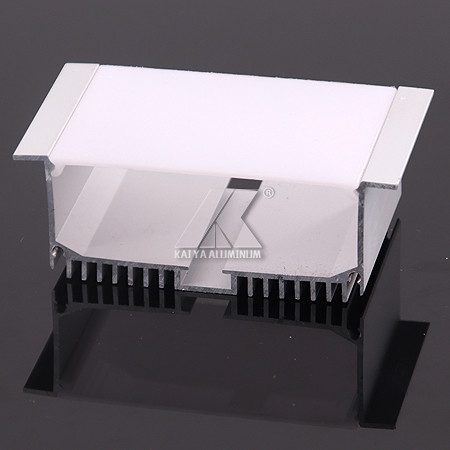 China Standad LED Aluminium Profile Cool Down Quickly Square Shape With Cover Profile factory