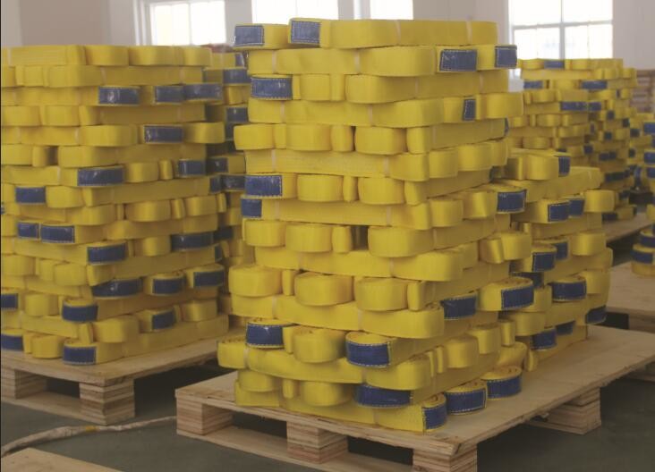 China ASMEB30.9 Yellow 2 Inch Flat Webbing Sling High Tenacity For Heavy Goods factory