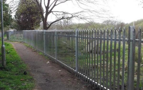Galvanized Steel High 3.6M W Section Palisade Fencing Powder Coated