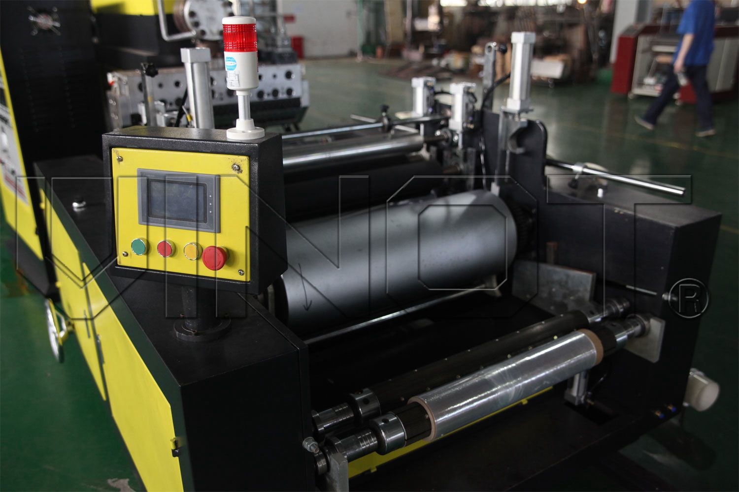 China Durable Stretch Film Machine , Automatic Winding Stretch Film Making Machine factory