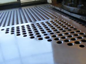China Polish Machine 430 Steel Perforated Sheet Perforated Metal Sheet Wear Resistance factory