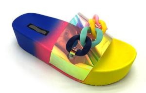 China 3 Colors Womens Outdoor Slippers Every Season New Styles factory