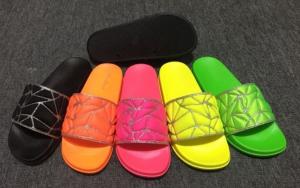 China Women Slide Sandals Slippers Adult Slippers Sport Shoes factory