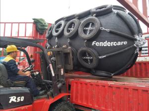 China Fendercare Ship Floating Pneumatic Rubber Marine Fender for Boat factory