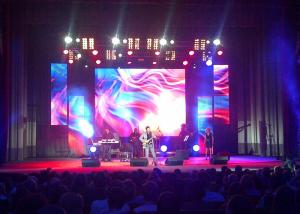 China SMD HD P4 P5 Outdoor Led display / Indoor Rental LED Screen 64x32 dot factory
