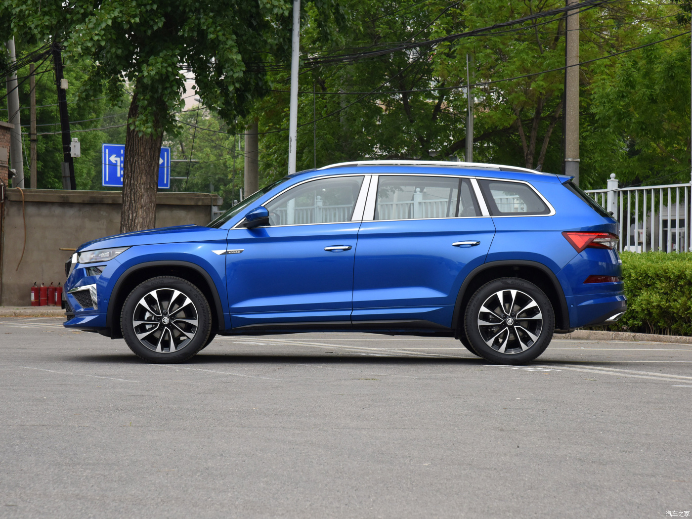 Front Window Electric One Key Lifting Skoda Kodiaq Gasoline 2.0T 186HP L4 SUV The Most Comfortable Space for Mid-size Car