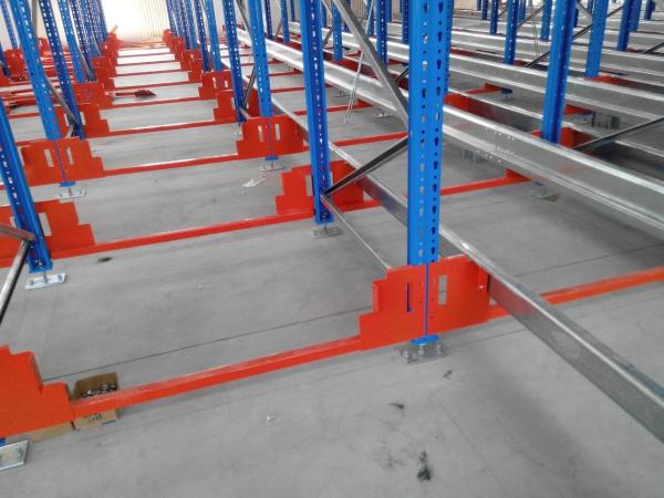 China Pallet shuttle racking system material SS400/Q235B Corrosion Protection factory