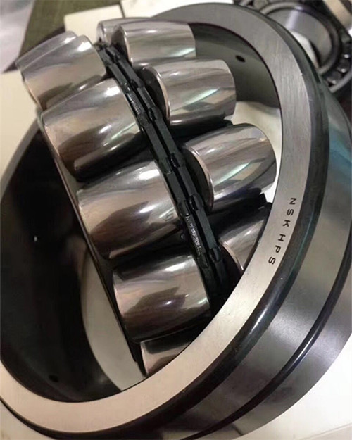 Japan original NTN NSK KOYO self-aligning roller bearing 24138 CC/W33190*320*128