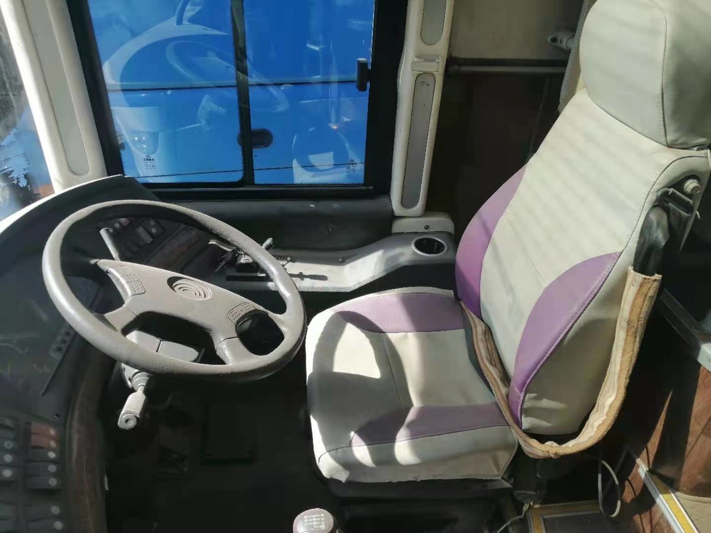 55 Seats Used Yutong ZK6127H Bus Used Coach Bus 2011 Year New Seats Diesel Engine RHD In Good Condition