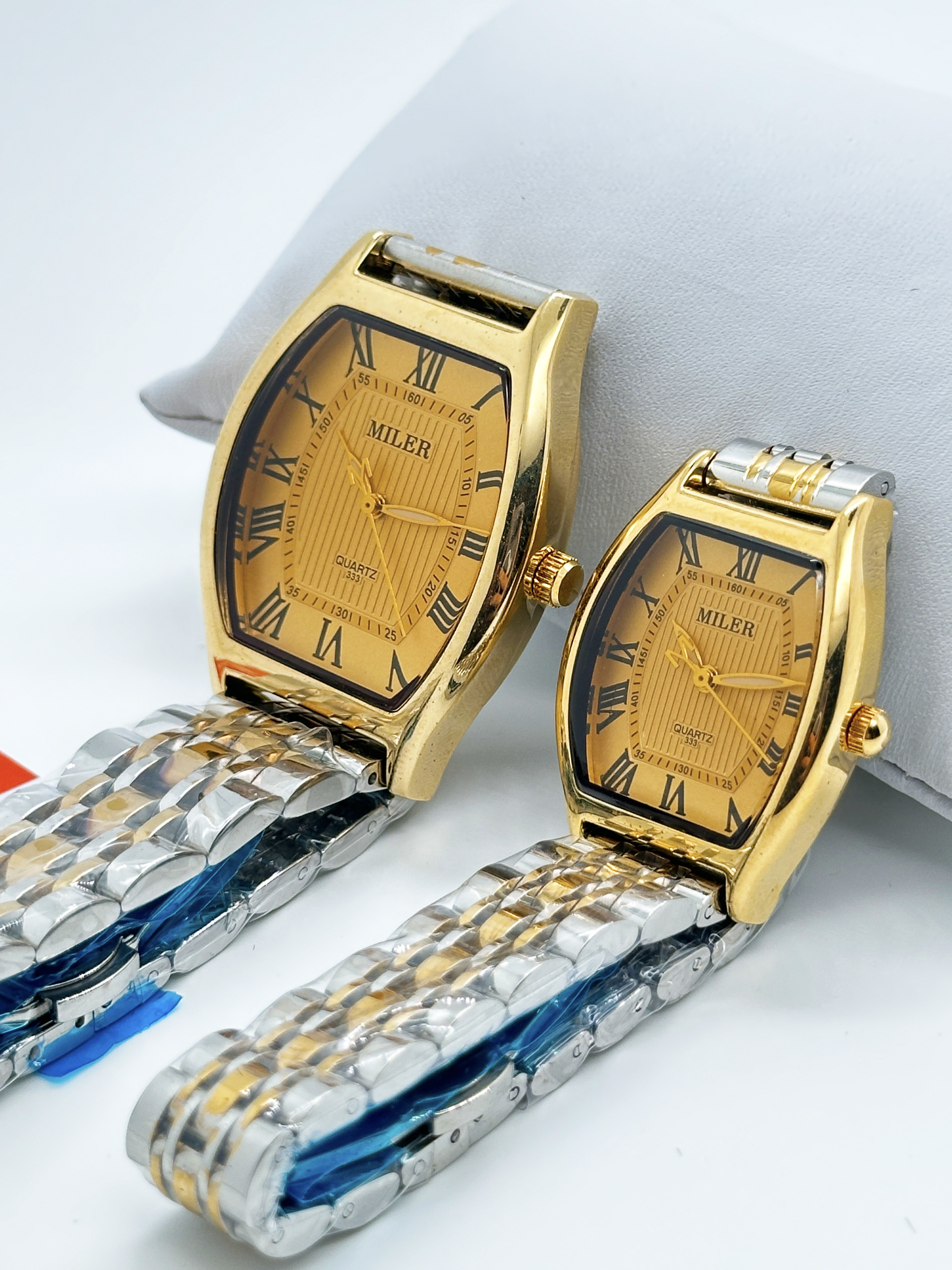 Fashion Minimalist Quartz Wrist Watch For Men And Women 30m Water Resistance