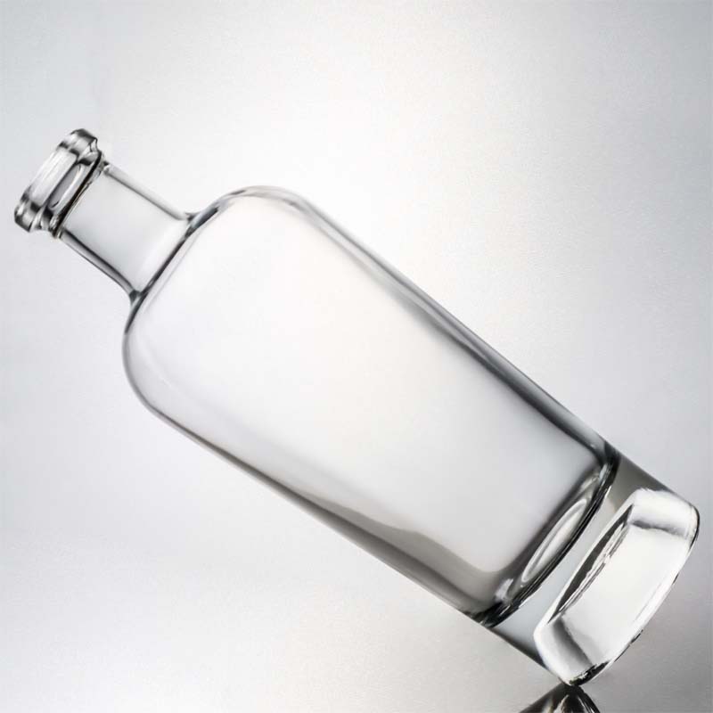 Customized Logo 700ml 1000ml Clear Flint Gin Rum Champagne Liquor Glass Bottle with Cork