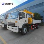SINOTRUCK 4X2 6 Wheels Cargo Truck With Crane Truck Mounted Crane For Sale