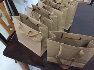 China Kraft paper bags,hot-sales kraft paper bags,Paper shipping bags factory
