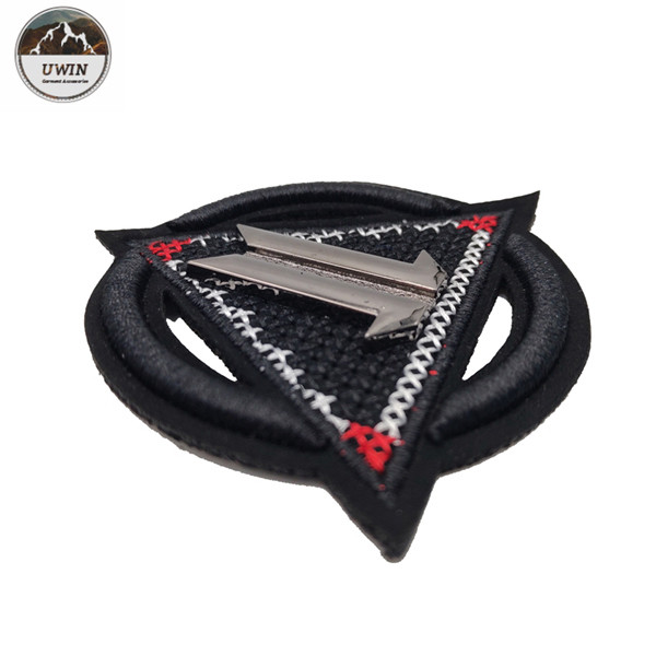 Eco Friendly Material 3D Embroidery Patches Sew On Backing With Metal Label
