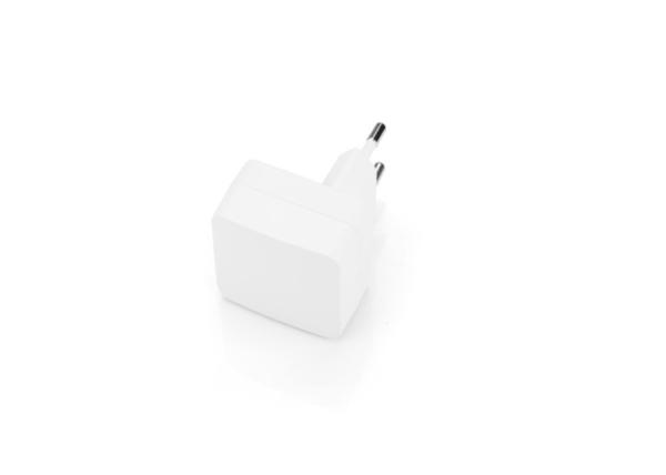 Universal USB Power Adapter 100-240V AC Input 6W Standby Power Shezhen Plaza