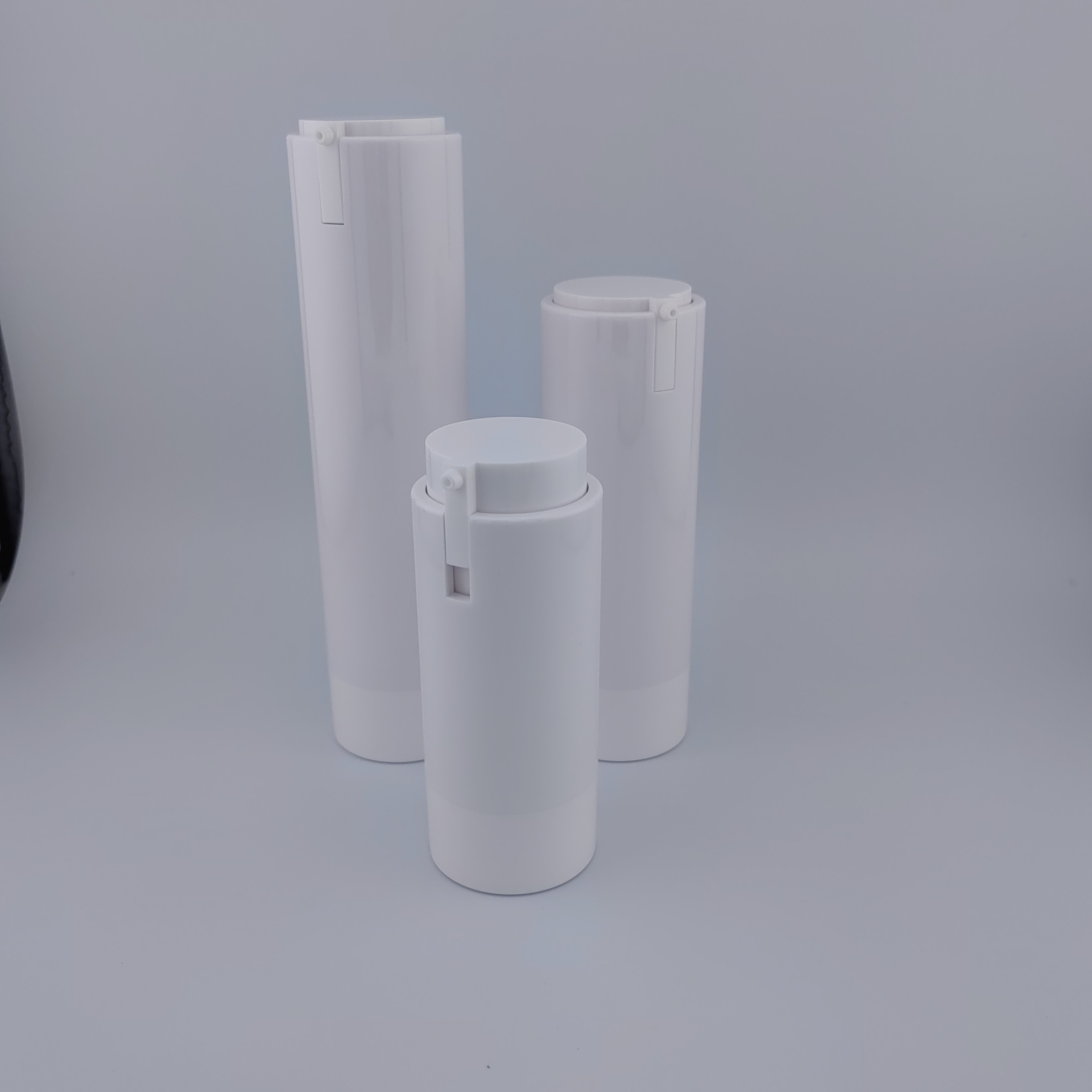 Airless Pump Bottle With Glossy Surface And ISO Certification Screw Down Up Bottle