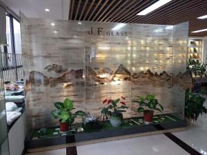 China Room Screen Textured 19mm Laminated Glass With Fabric Interlayer factory
