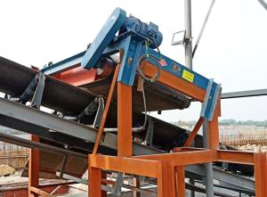 China Self Unloading Permanent Magnetic Iron Remover 300mm For Industrial Conveyor Systems factory