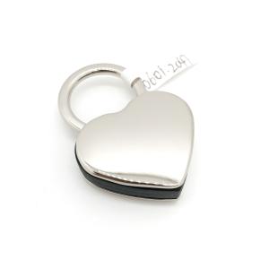 China Black heart Metal Key Holder Metal Keychain Holder Minimum Order Quantity 500 factory