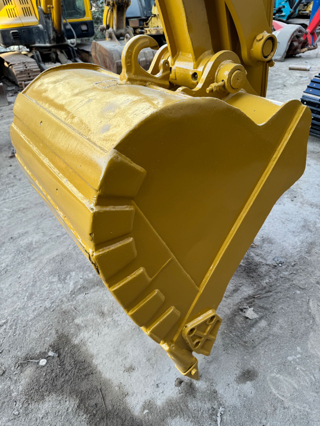Affordable and Energy-Saving Second Hand Cat307 Excavator with 0.31m3 Bucket Capacity