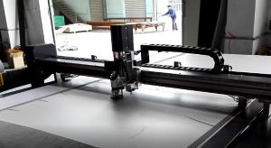 China Car Interior Composite Cutting Machine High Efficiency Carbon Fiber Conveyor Belt factory