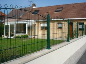 China Turkish Decorative Pyramid Fence/Decor Fencing factory