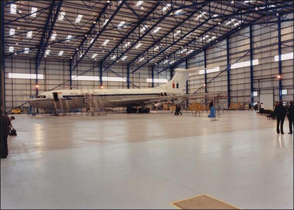 I / H Beams Constructed Metal Aircraft Hangar Buildings Providing Grand Interior