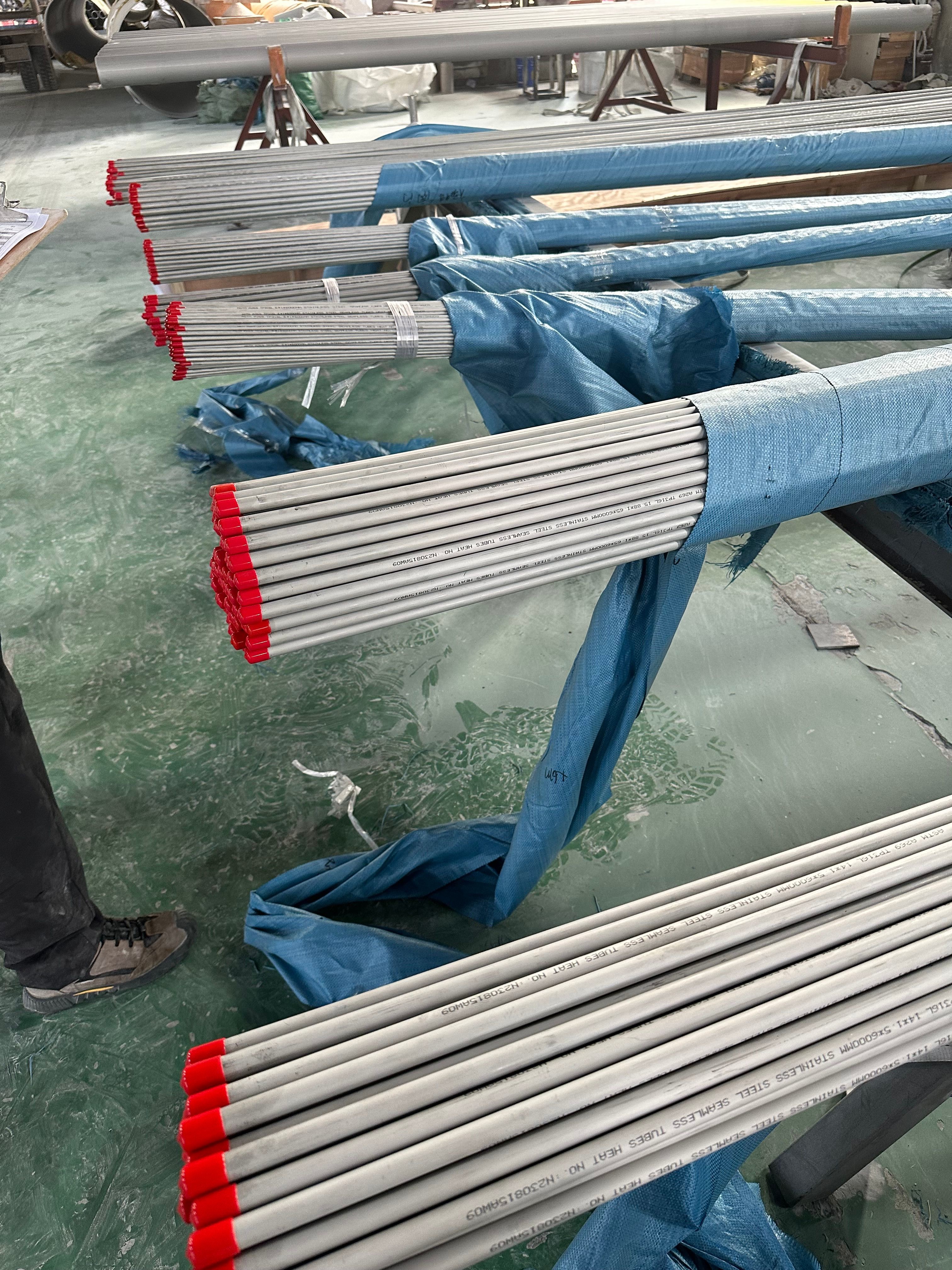 ASME SB677 Stainless Steel Seamless Pipes SS SMLS Pipe ASTM B677 TP 904L UNS N08904