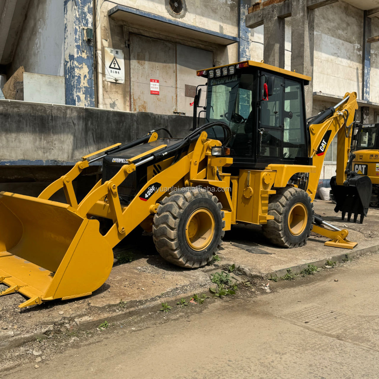 Second Hand CAT420 Loader with Strong Power and Overall Soft Steel Design