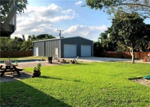 China Long Span Steel Frame Storage Buildings With Aluminum / PVC Sliding Window factory