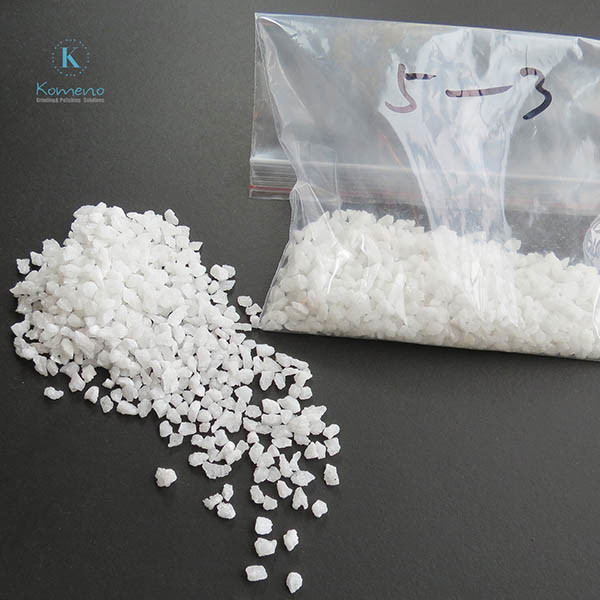 China Al203 F24 Grits White Aluminum Oxide For Sandblasting factory