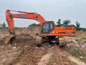 China From China's second-hand Doosan excavator DX300LC 30 ton large mining excavator factory