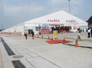 China Hard Pressed Large Temporary Hospital Tent Frame Retardant Easy To Assemble factory