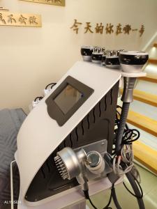 China Hot 6 In1 40k Ultrasonic Cavitation Vacuum Lipo Laser Slimming Machine For Home factory