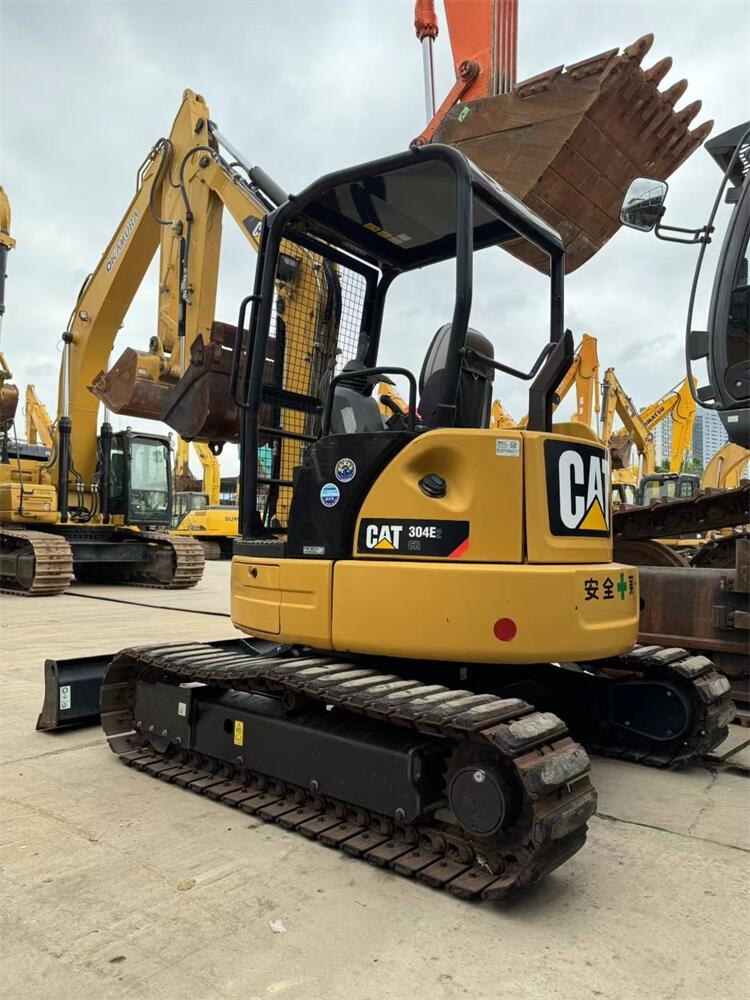 Original Hydraulic Pump Caterpillar Cat304 Mini Excavator Iron Track with Cab 2TON 3TON 3.5TON 4TON