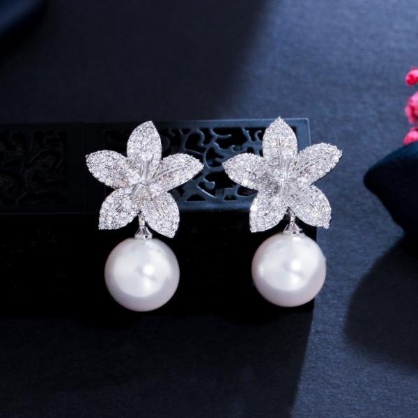 Classic AAA+ Cubic Zirconia Stud Pearl Earrings For Women Party Gift Crystal