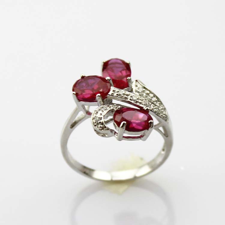 Fashion Jewelry 925 Silver Ring with Cubic Zircon Three Stones Ring(R0098)