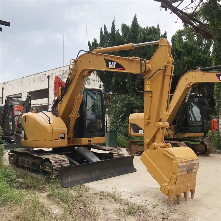 8000 KG Hydraulic Mini Excavator Made in Japan with Original Parts and Good Condition