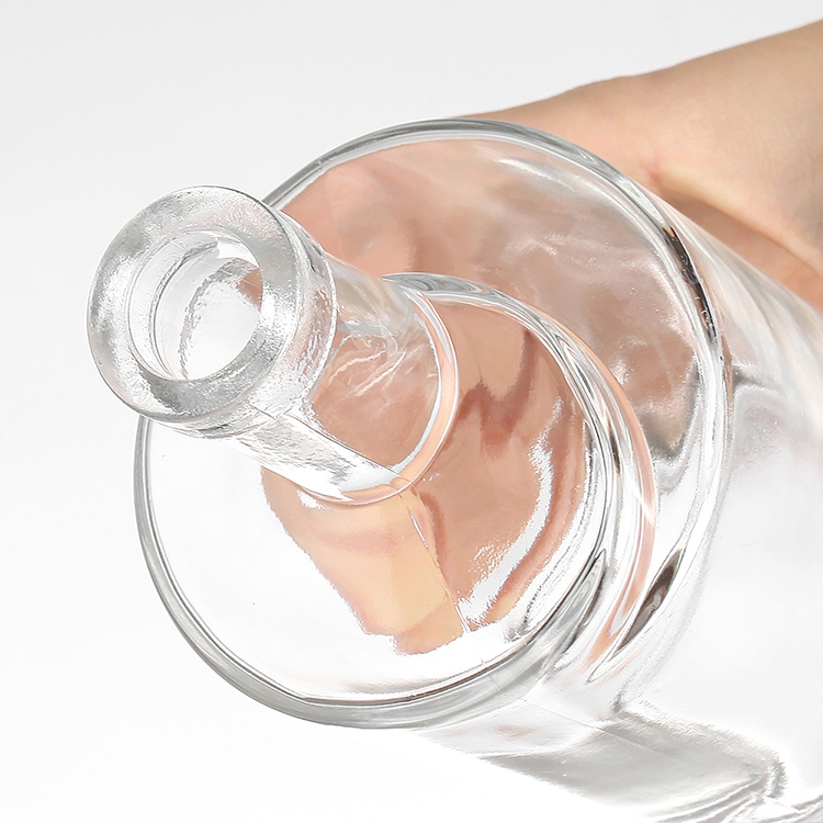 Hot Stamping Surface Handling Empty Whisky Vodka Glass Bottles for Customized Designs